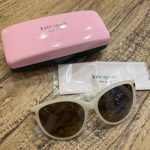 ✨ NWT✨ Kate Spade off-white sunglasses, case, and cleaning cloth